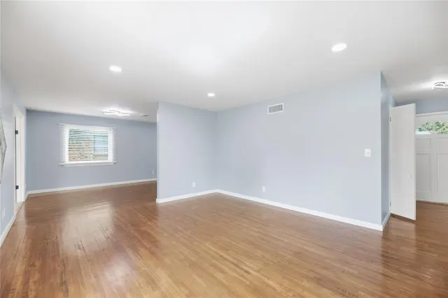 Photo 5 — 6604 E 26th Court, Tulsa, OK 74129