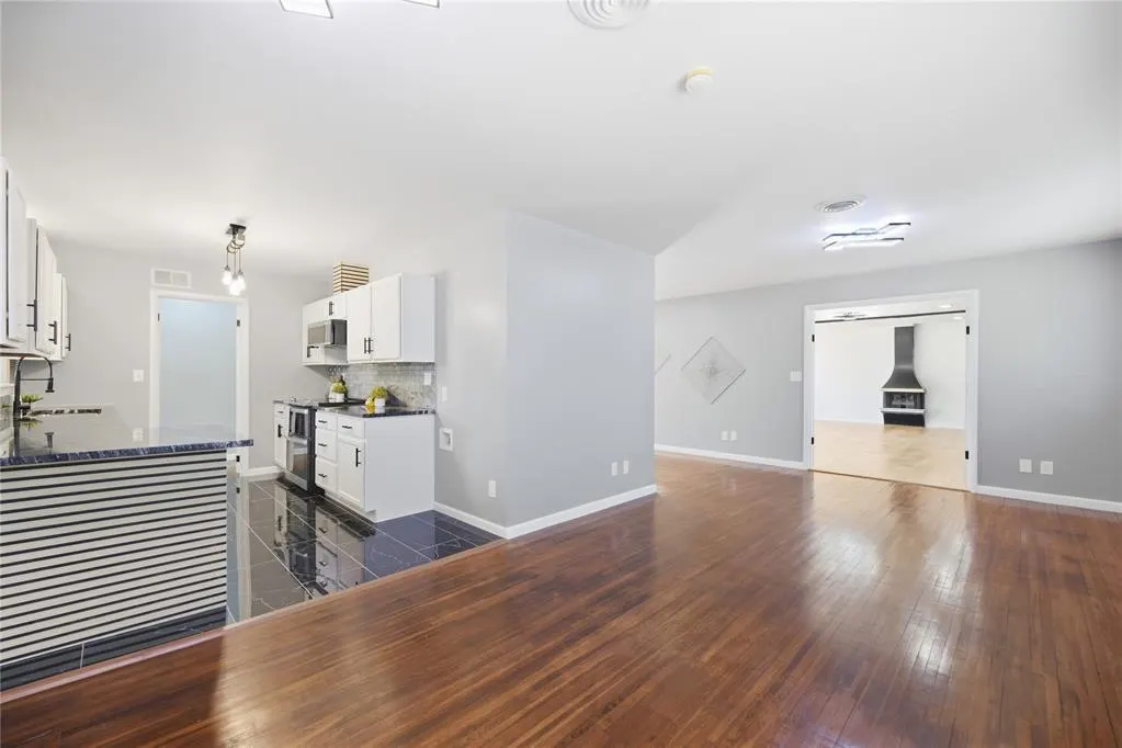 Photo 12 — 6604 E 26th Court, Tulsa, OK 74129