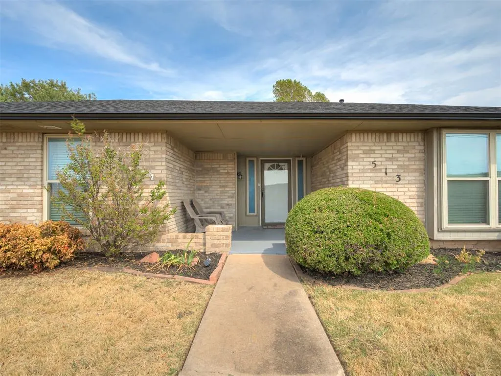 Photo 3 — 513 Smiling Hill Boulevard, Edmond, OK 73013