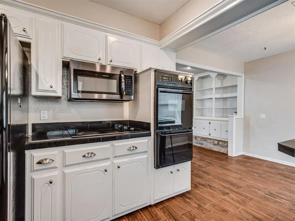 Photo 12 — 513 Smiling Hill Boulevard, Edmond, OK 73013