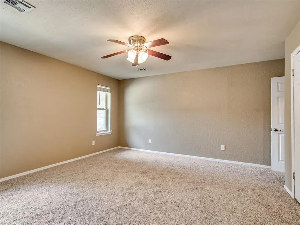 Photo 19 — 513 Smiling Hill Boulevard, Edmond, OK 73013