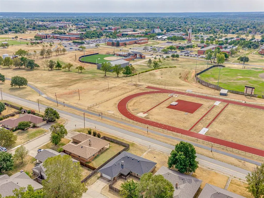 Photo 38 — 513 Smiling Hill Boulevard, Edmond, OK 73013