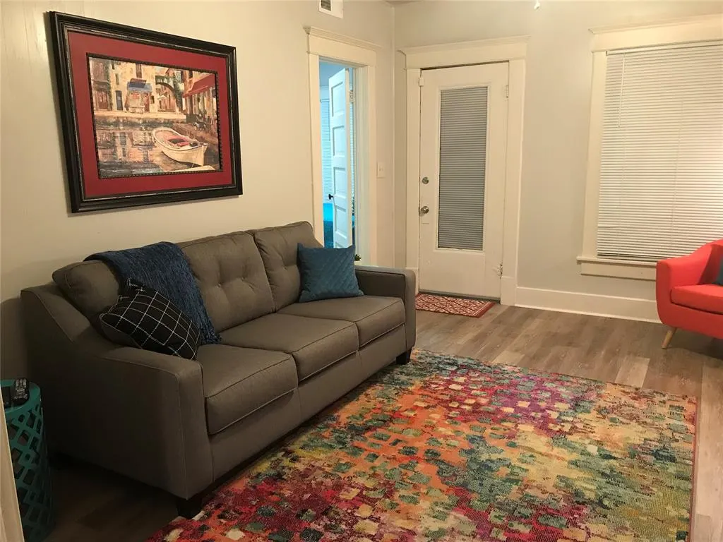 Photo 7 — 28 W Hurd Street, Edmond, OK 73003
