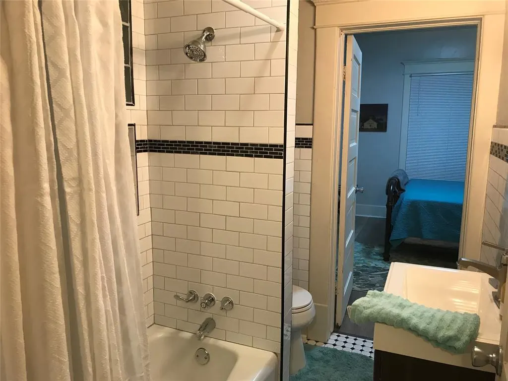Photo 13 — 28 W Hurd Street, Edmond, OK 73003