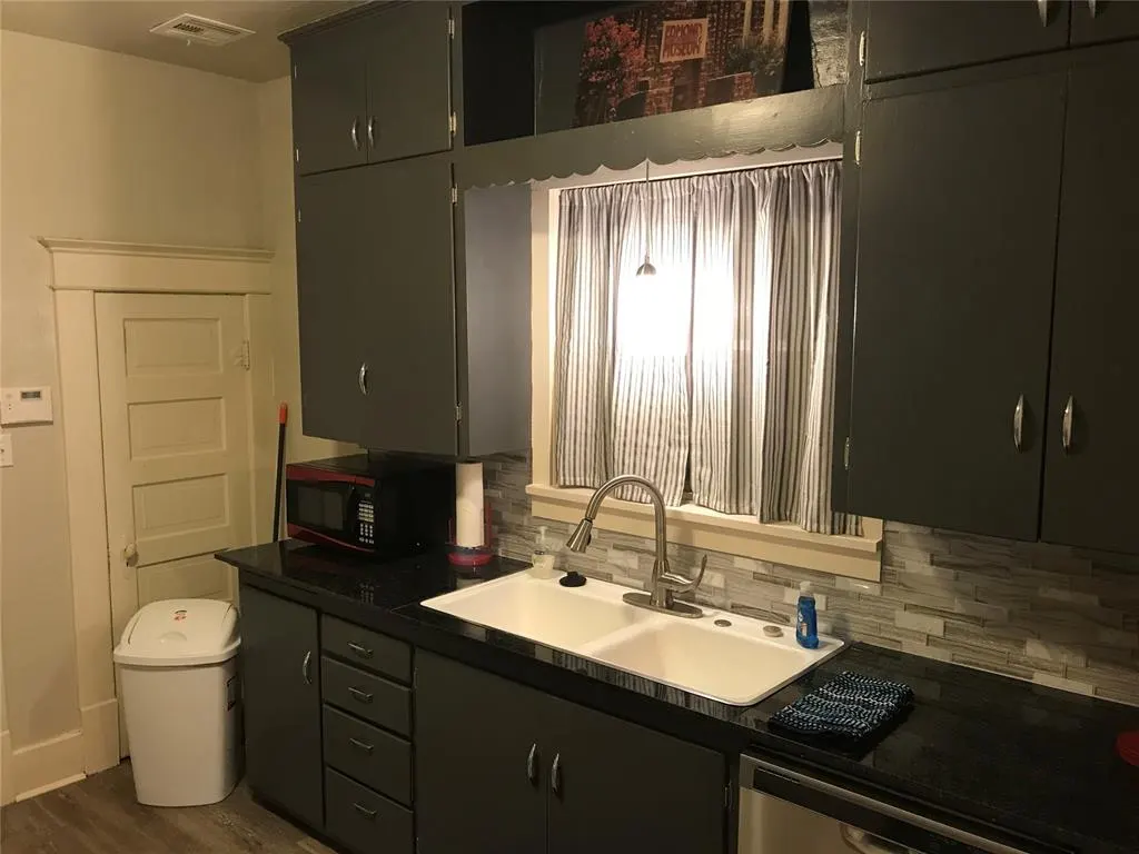 Photo 14 — 28 W Hurd Street, Edmond, OK 73003