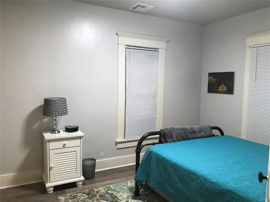 Photo 16 — 28 W Hurd Street, Edmond, OK 73003