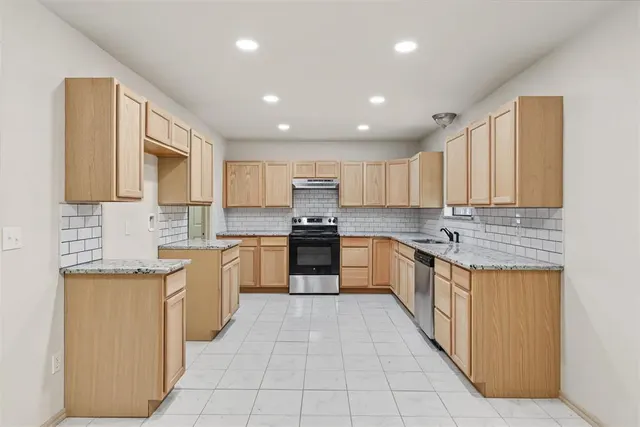 Photo 5 — 8416 Huckleberry Road, Edmond, OK 73034