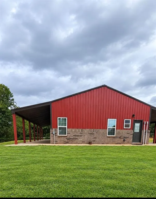 Front exterior — 18488 Council Avenue, Lindsay, OK 73052