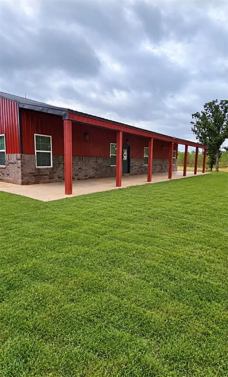 Photo 2 — 18488 Council Avenue, Lindsay, OK 73052