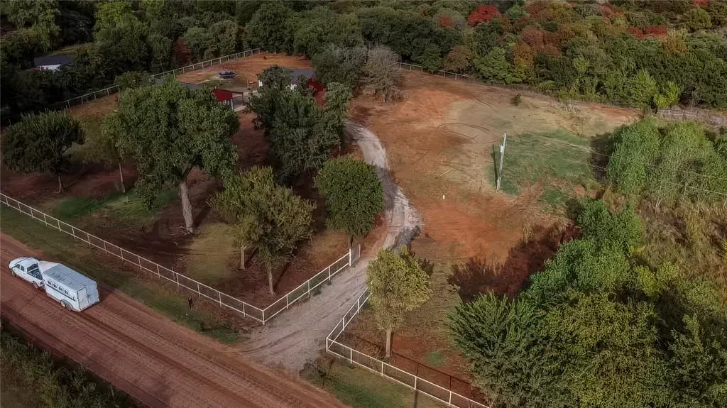 Photo 3 — 18488 Council Avenue, Lindsay, OK 73052