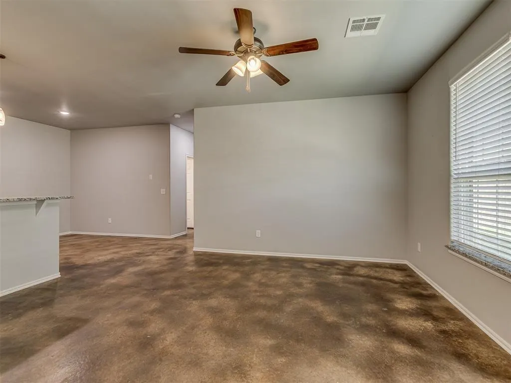 Photo 3 — 1906 Investors Avenue, El Reno, OK 73036