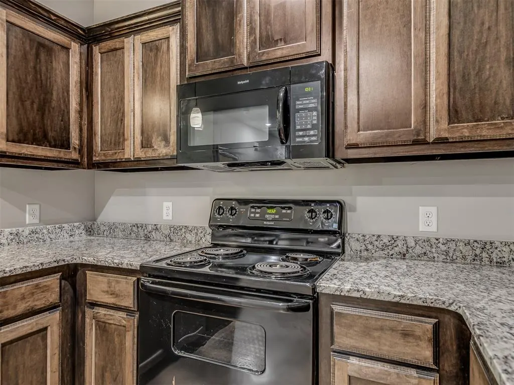 Photo 12 — 1900 Investors Avenue, El Reno, OK 73036