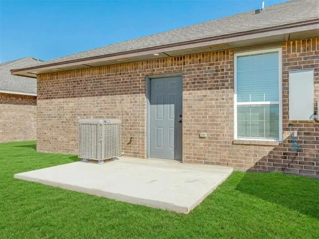 Photo 32 — 1868 Investors Avenue, El Reno, OK 73036