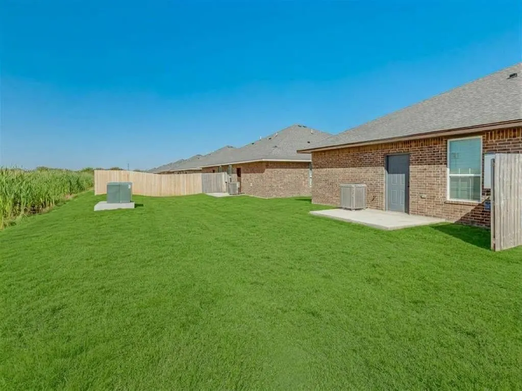 Photo 37 — 1868 Investors Avenue, El Reno, OK 73036