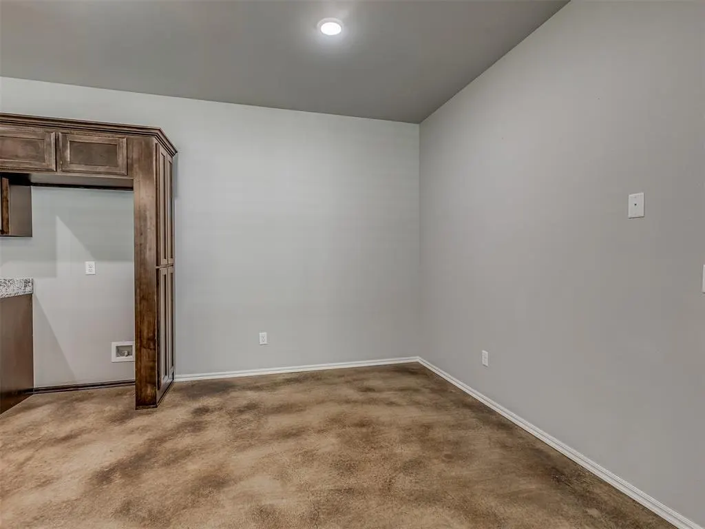 Photo 13 — 1913 Investors Avenue, El Reno, OK 73036