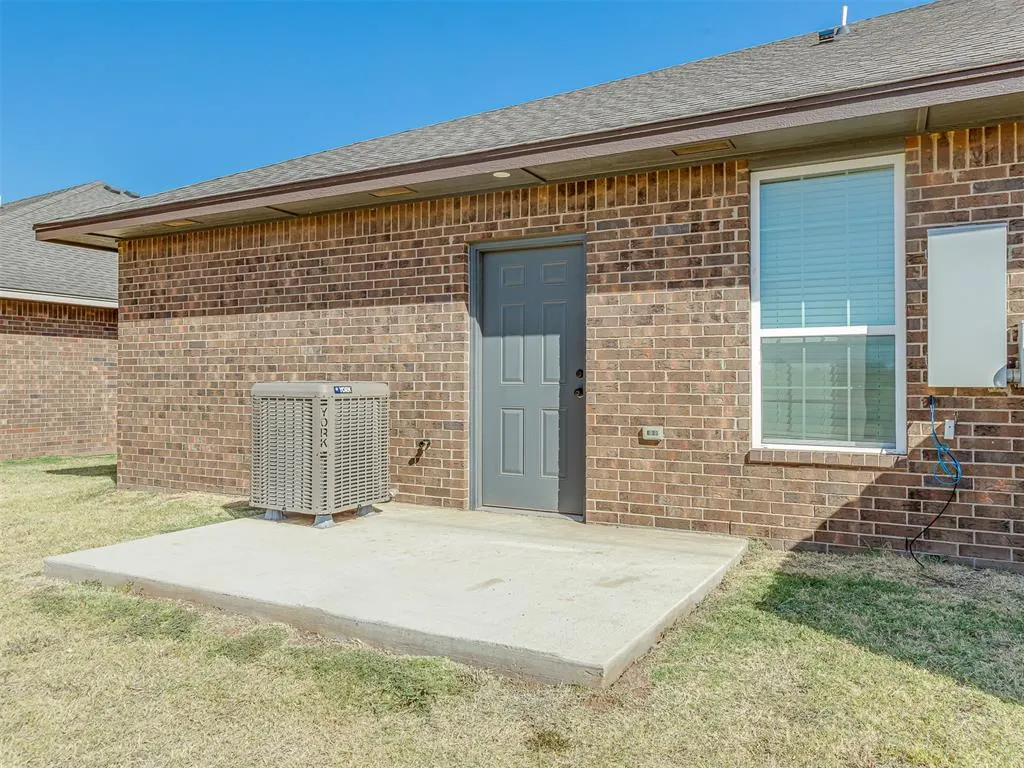 Photo 33 — 1913 Investors Avenue, El Reno, OK 73036