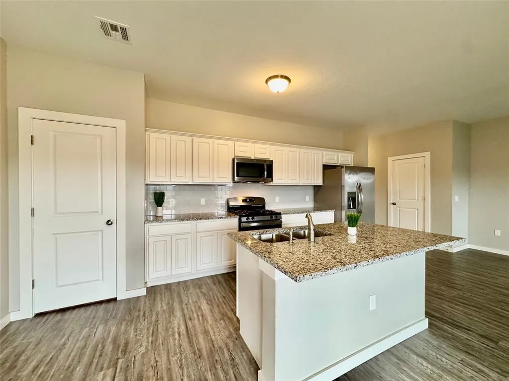Photo 10 — 14316 Peach Tree Drive, Yukon, OK 73099
