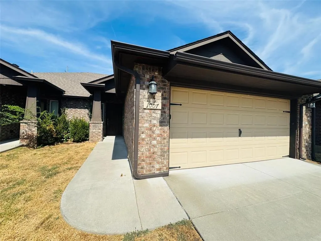 Photo 2 — 1007 Merlin Drive, Norman, OK 73072