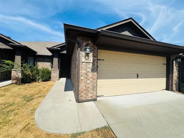 Photo 2 — 1007 Merlin Drive, Norman, OK 73072