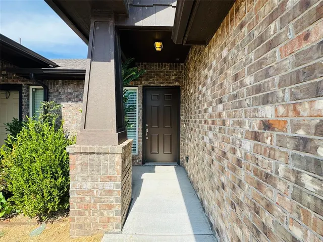 Photo 3 — 1007 Merlin Drive, Norman, OK 73072
