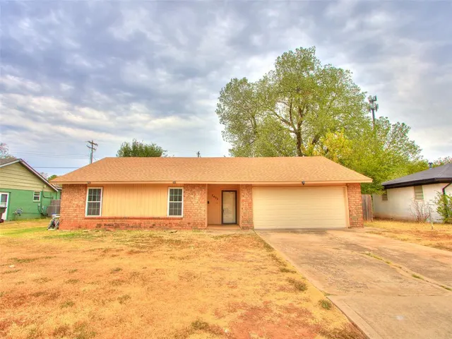 Photo 2 — 2432 Wyandotte Way, Norman, OK 73071