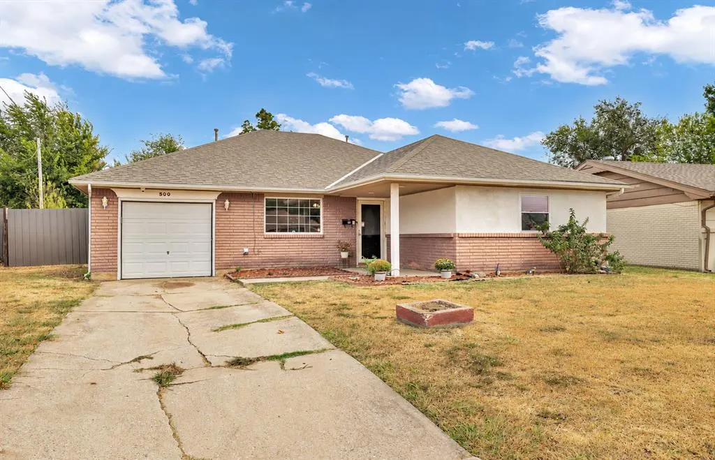 Photo 2 — 500 Butler Street, Moore, OK 73160