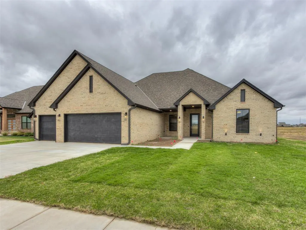 Photo 2 — 4109 Havasu Road, Moore, OK 73160