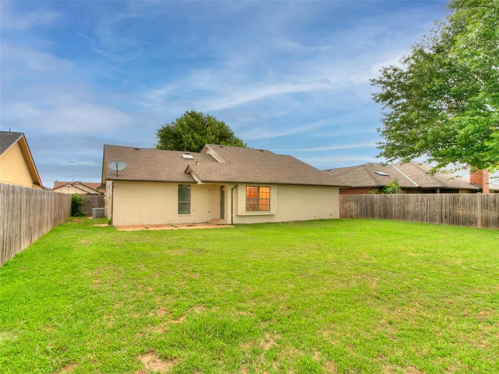 Photo 5 — 3128 SW 100th Place, Oklahoma City, OK 73159