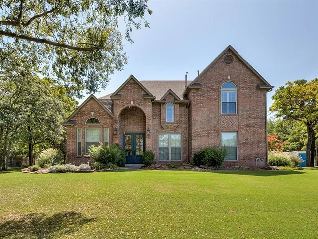 Photo 2 — 10049 Hidden Hollow Lane, Oklahoma City, OK 73151