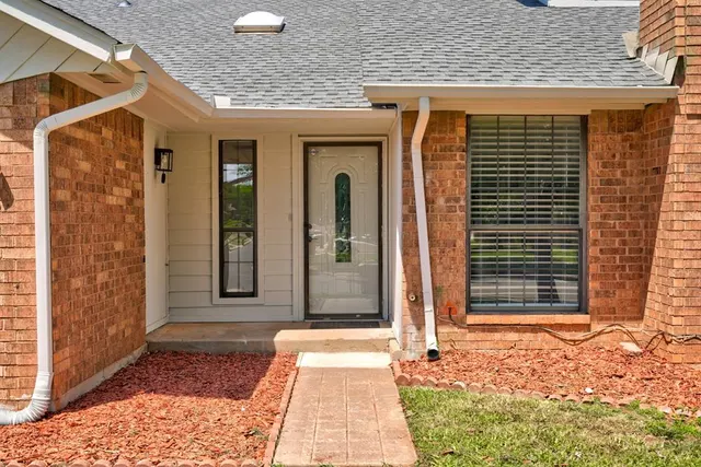 Photo 2 — 1617 Raquel Drive, Edmond, OK 73003