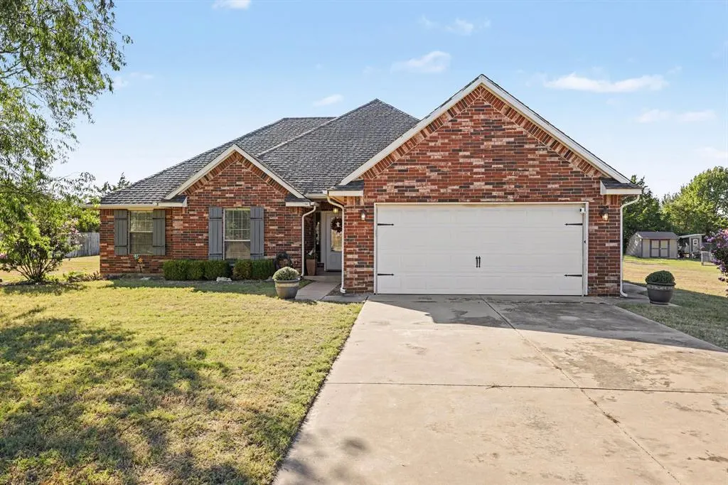 Front exterior — 10955 N Lily Lane, Edmond, OK 73025