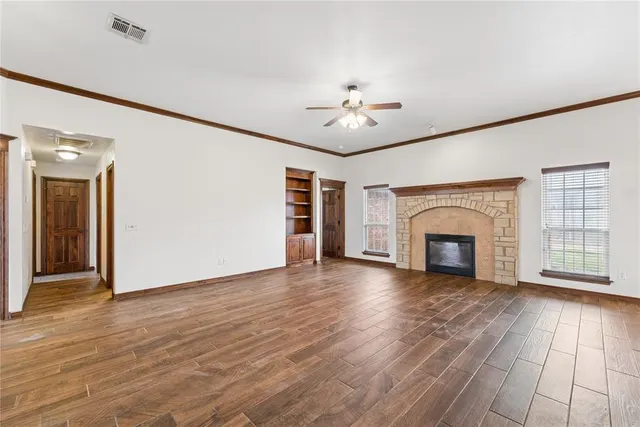 Photo 7 — 709 N White Tail Way, Mustang, OK 73064
