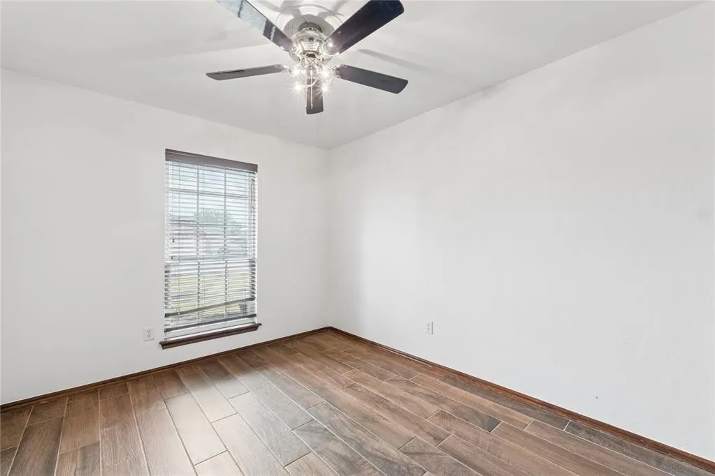 Photo 32 — 709 N White Tail Way, Mustang, OK 73064