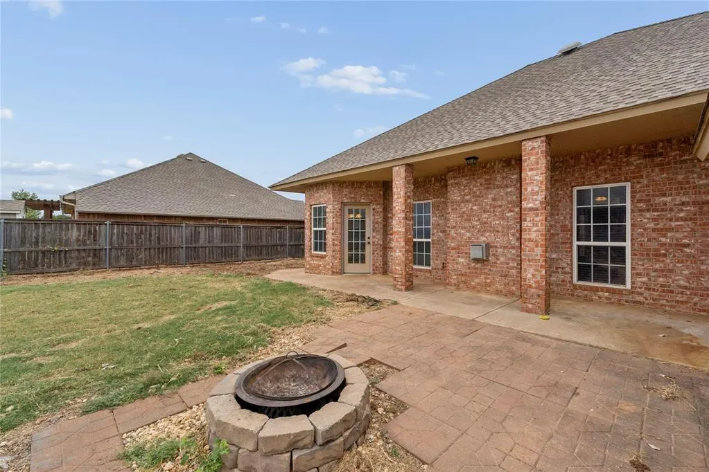 Photo 37 — 709 N White Tail Way, Mustang, OK 73064