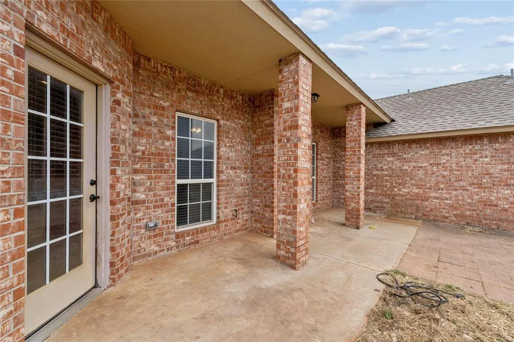 Photo 39 — 709 N White Tail Way, Mustang, OK 73064