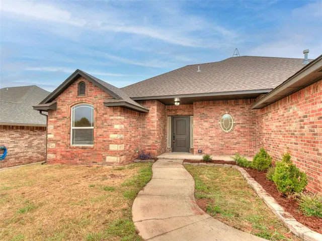 Photo 2 — 4709 Grand Avenue, Noble, OK 73068