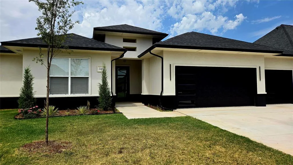 Photo 3 — 321 Greens Parkway, Norman, OK 73069