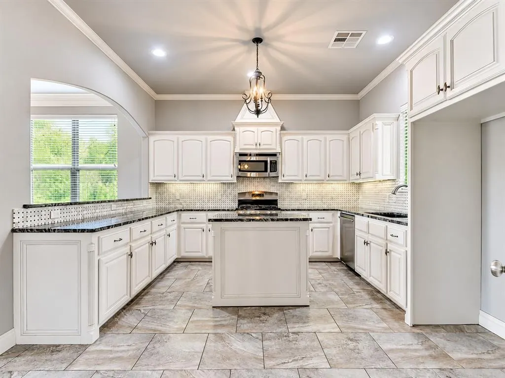 Photo 13 — 921 Siena Springs Drive, Norman, OK 73071
