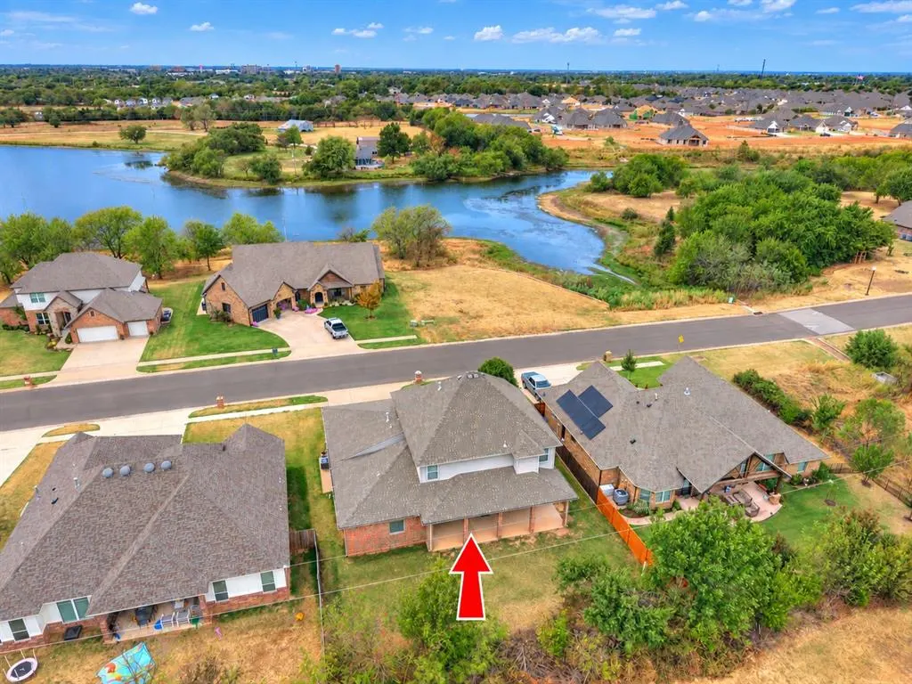 Photo 2 — 921 Siena Springs Drive, Norman, OK 73071