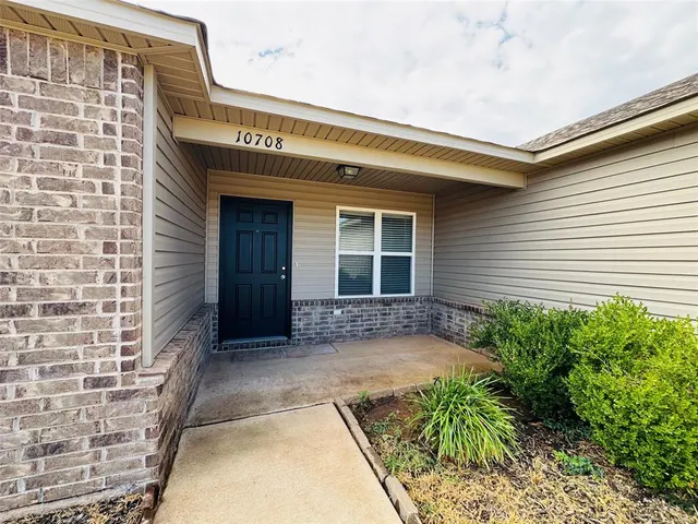 Photo 3 — 10708 SW 23rd Terrace, Yukon, OK 73099