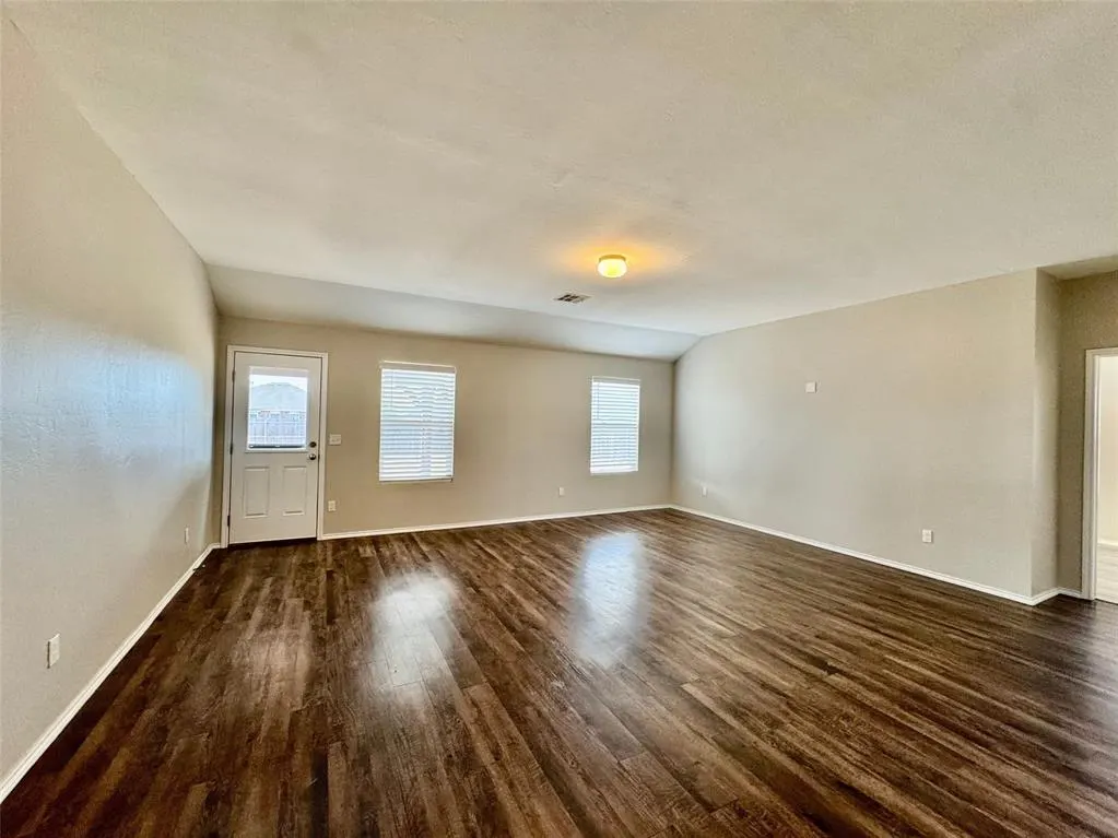Photo 9 — 10708 SW 23rd Terrace, Yukon, OK 73099