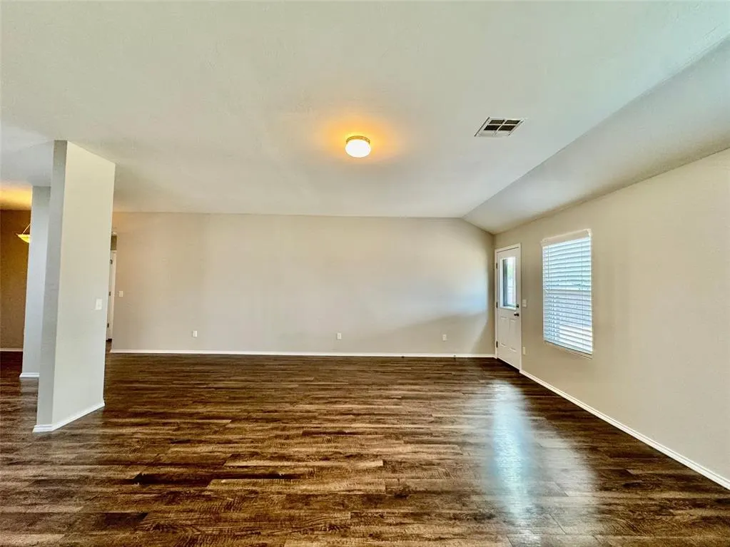 Photo 10 — 10708 SW 23rd Terrace, Yukon, OK 73099