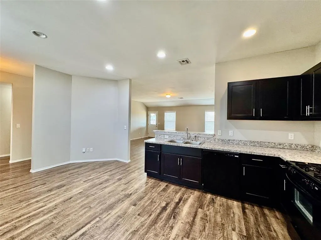 Photo 16 — 10708 SW 23rd Terrace, Yukon, OK 73099