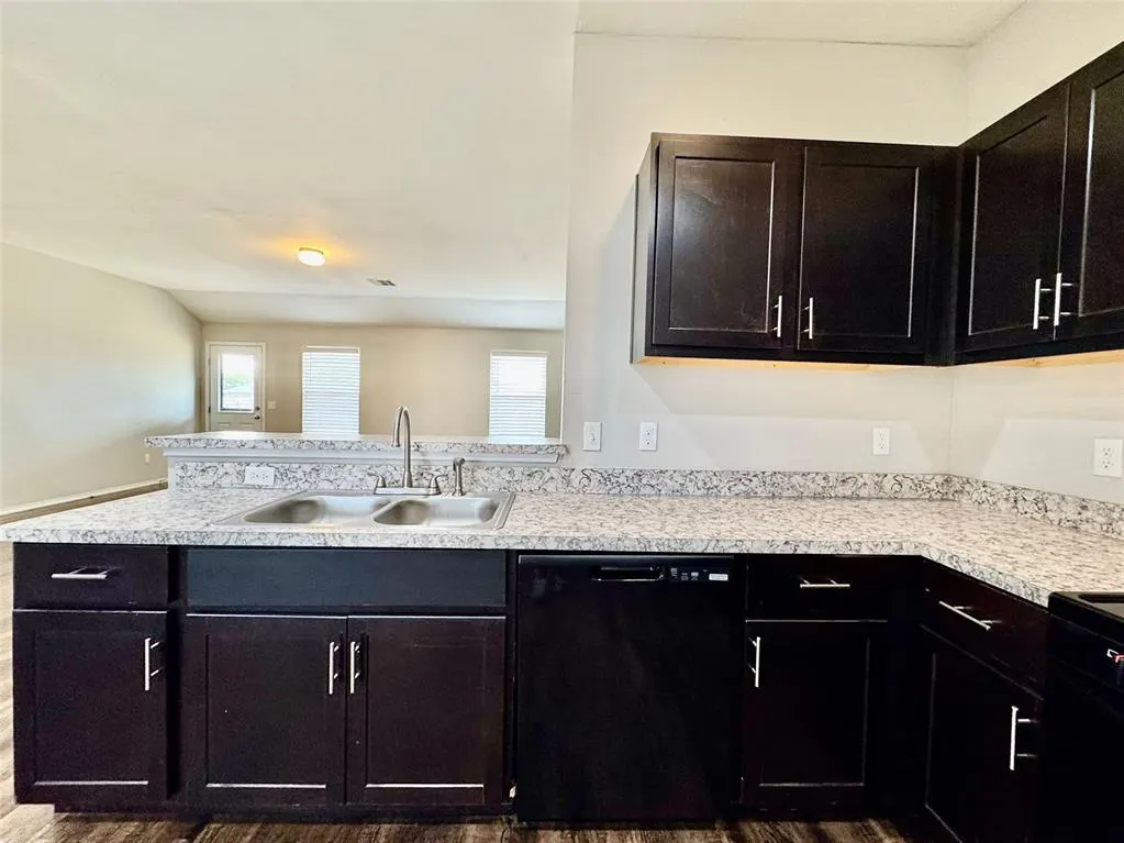 Photo 21 — 10708 SW 23rd Terrace, Yukon, OK 73099
