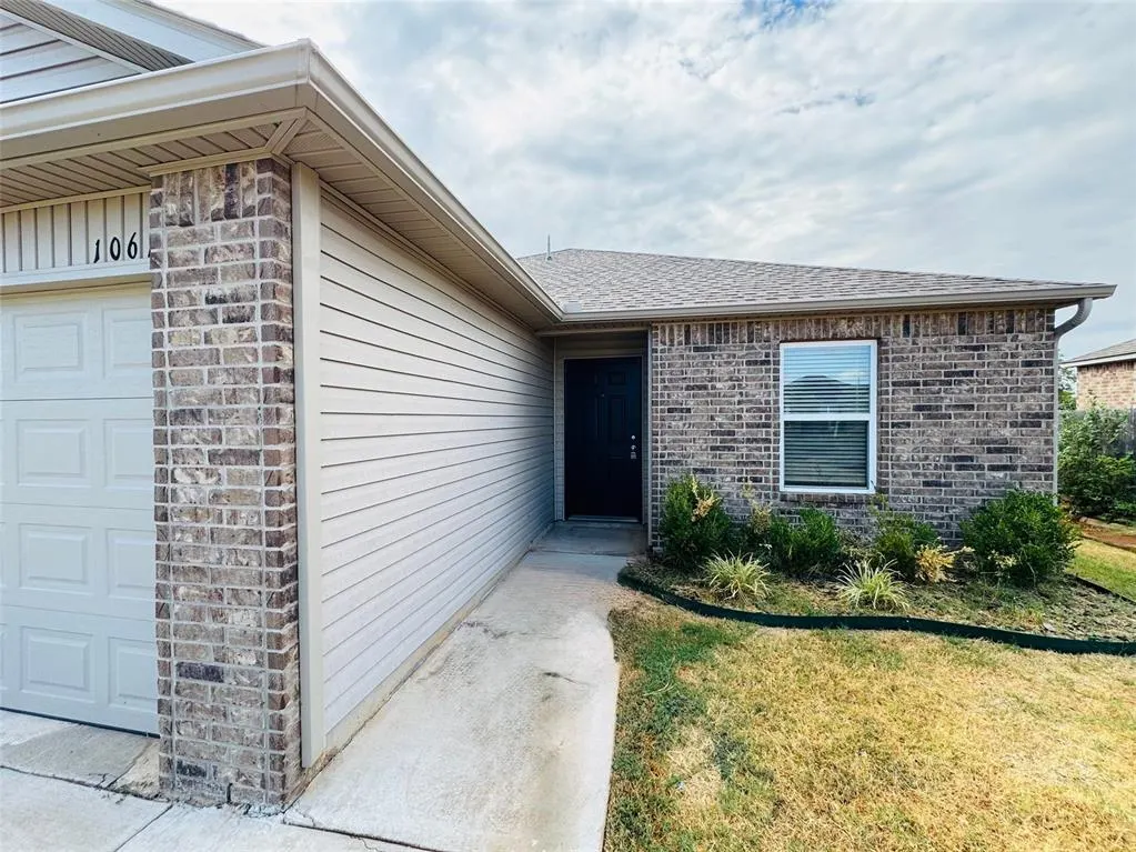 Front exterior — 10612 SW 22nd Street, Yukon, OK 73099
