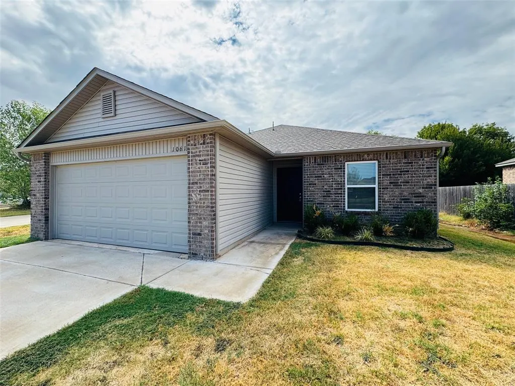 Photo 2 — 10612 SW 22nd Street, Yukon, OK 73099