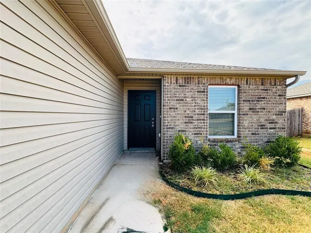 Photo 3 — 10612 SW 22nd Street, Yukon, OK 73099