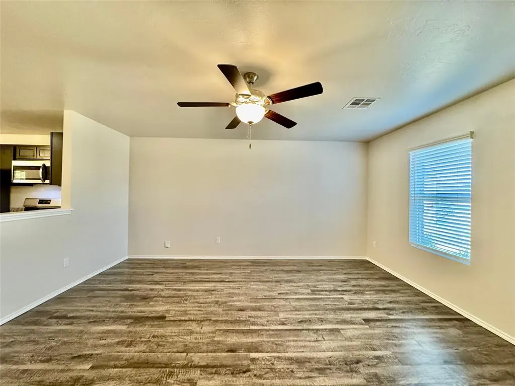 Photo 6 — 10612 SW 22nd Street, Yukon, OK 73099