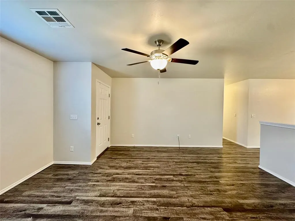 Photo 8 — 10612 SW 22nd Street, Yukon, OK 73099