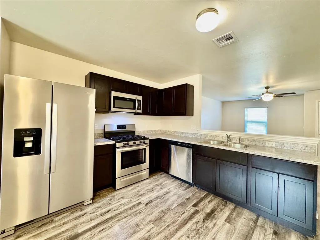 Photo 9 — 10612 SW 22nd Street, Yukon, OK 73099